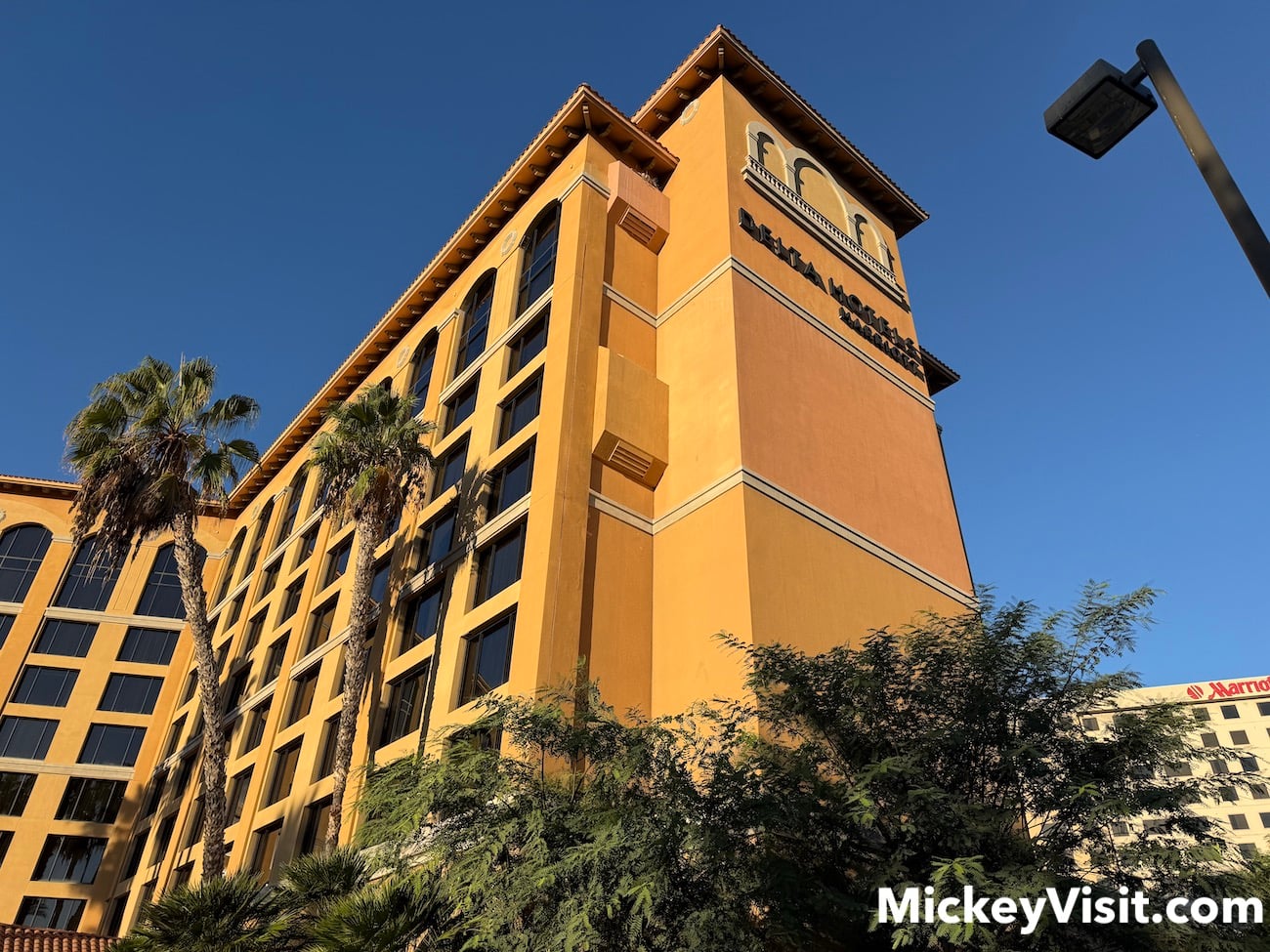 anaheim delta hotel exterior