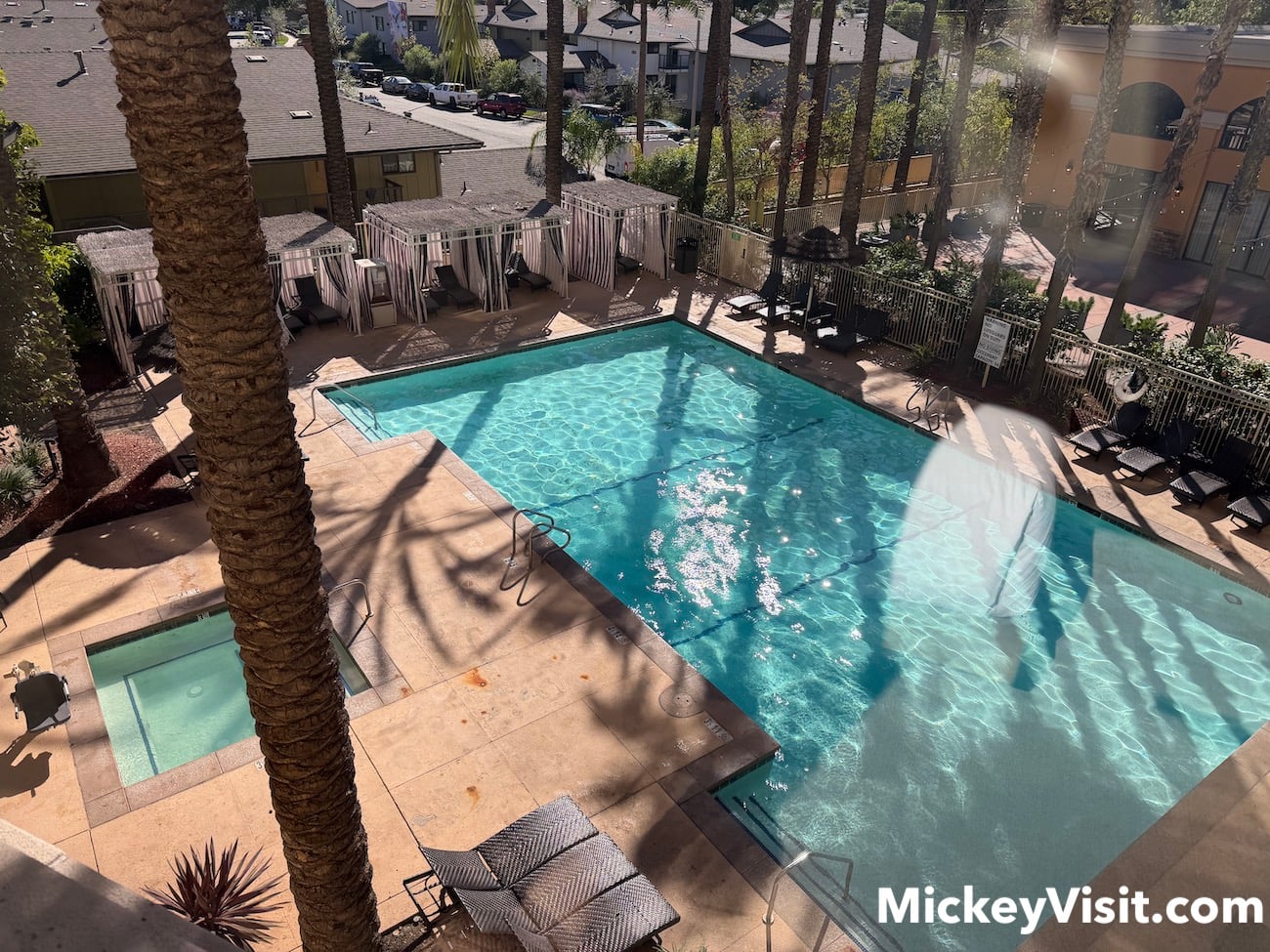anaheim delta hotel pool area