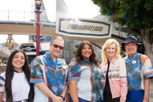 disneyland cast members in tomorrowland